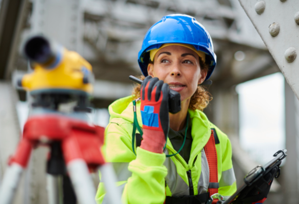 radios-on-job-site